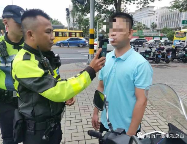 酒精測試儀多少算酒駕，睡醒≠酒醒！海口交警持續(xù)嚴(yán)查隔夜酒駕！