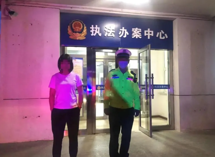 新的酒精測(cè)試儀逃避方法？酒駕還想“金蟬脫殼”？被交警識(shí)破太尷尬