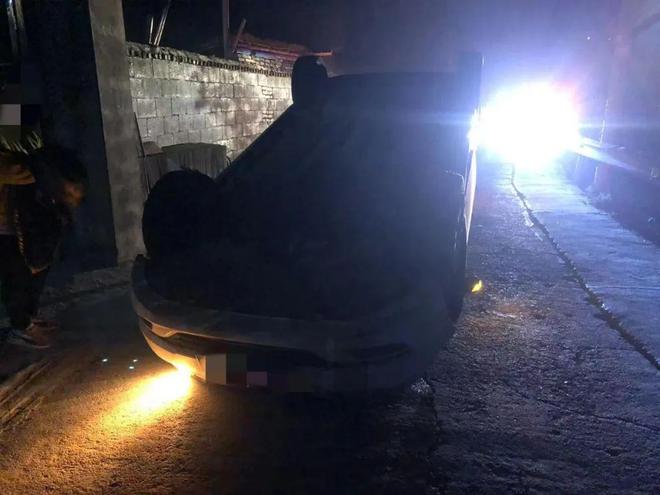 醉酒駕車致側(cè)翻 找妻頂包終被查