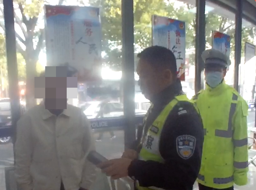 醉酒駕駛半路睡著,這樣開(kāi)車很“刑” 醉酒駕駛半路睡著,這樣開(kāi)車很“刑”